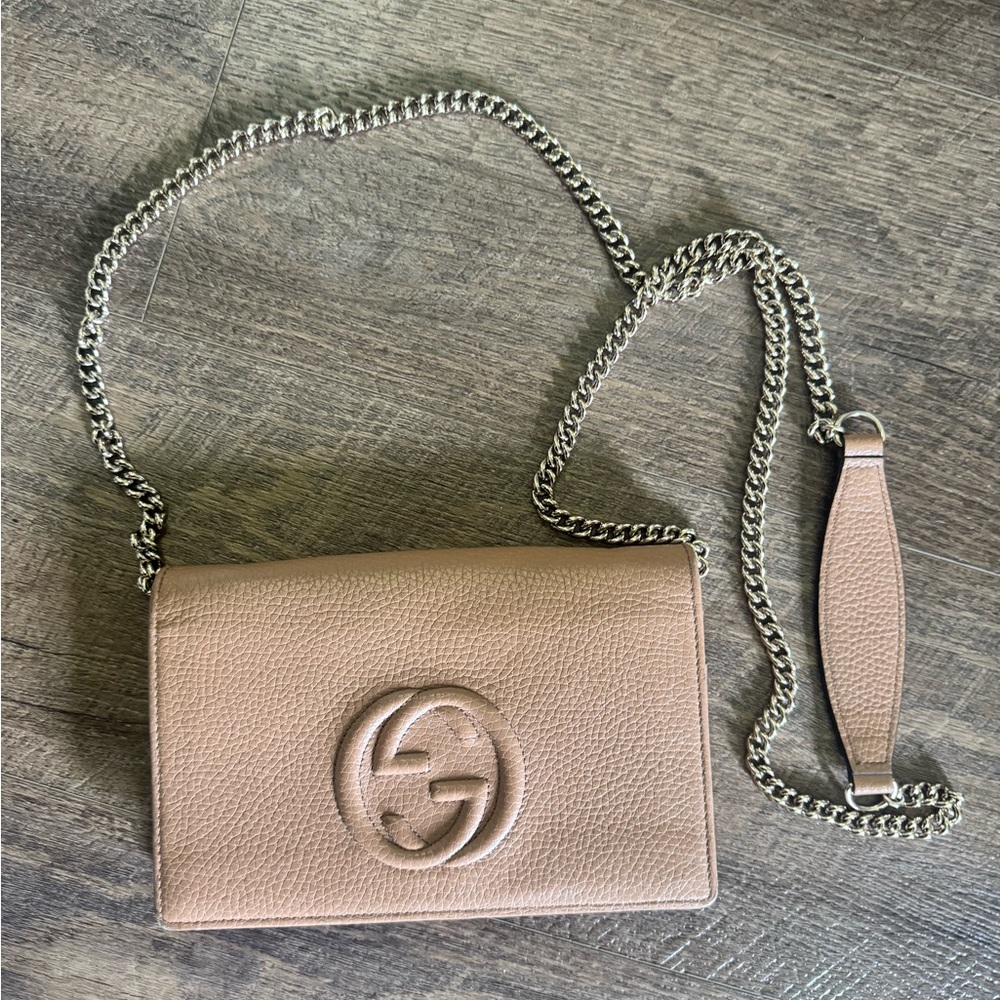 Gucci Tan Leather Soho Wallet in Chain